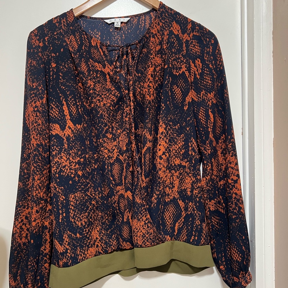 Cabi Women’s Python Print Border Wrap Blouse Size… - image 2